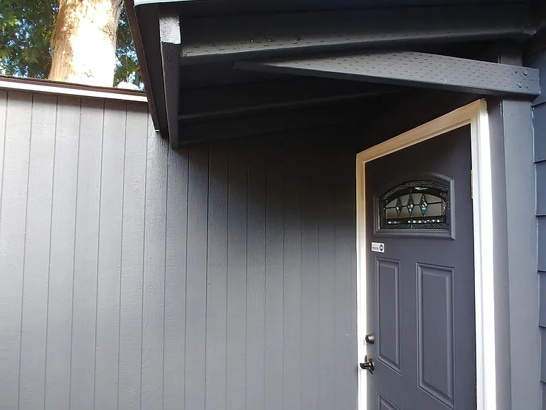 Separate entry to covered patio and guest suite