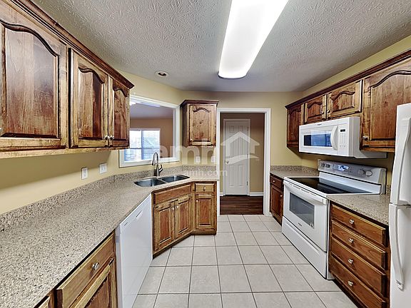 3rd image of 435 Rocky Crest Dr