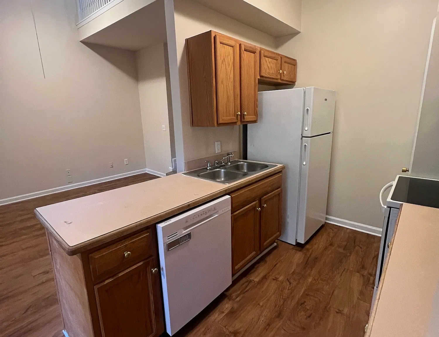 Application Pending Norcross 3br/2b Townhouse — Photo 3