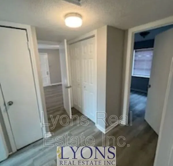 2310 Deborah Dr — Photo 6