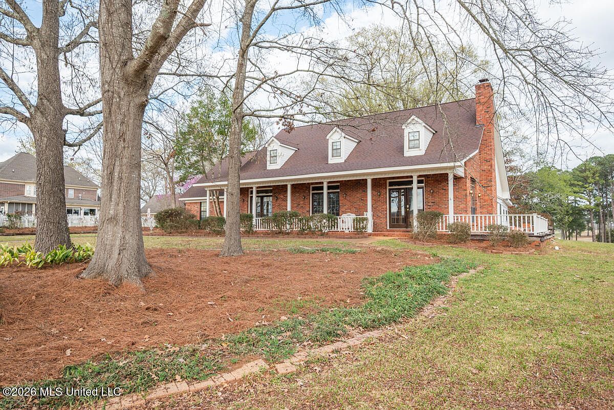 617 S Wedgewood Rd