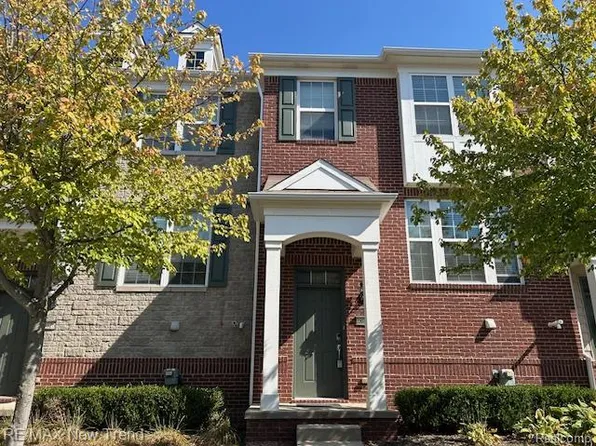 28024 Hopkins Dr, Novi, MI 48377