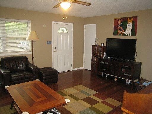 2nd image of 4715 Elm View Dr