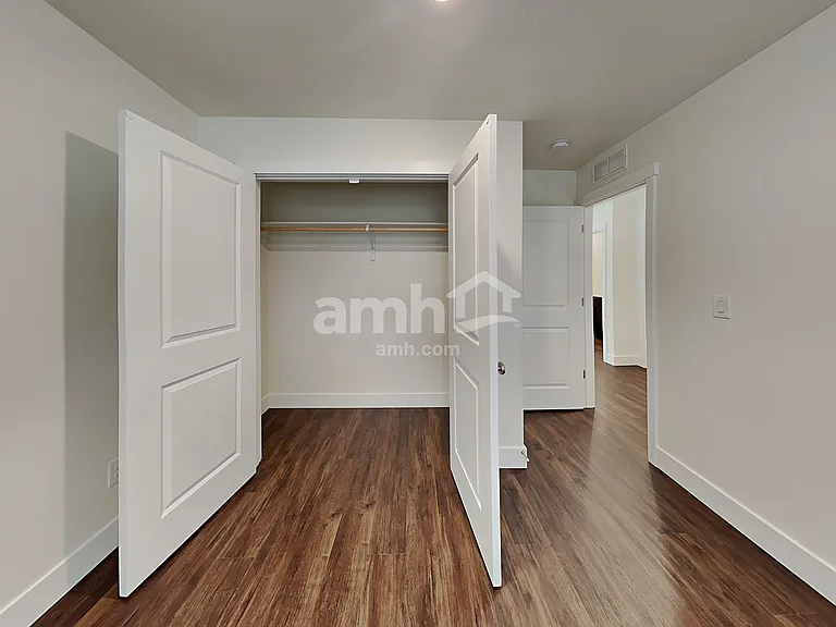 936 Moorside Ave — Photo 12