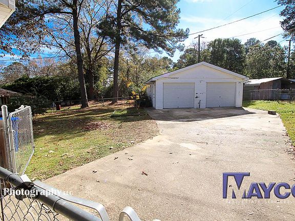 2nd image of 855 Fairlawn Dr