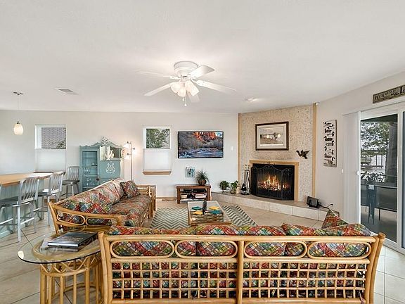 3rd image of 160 Woodland Trl