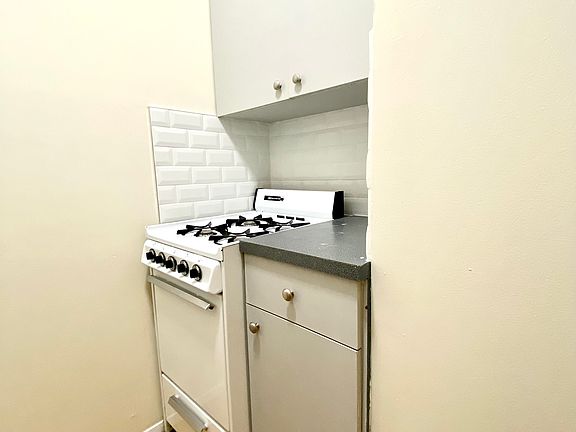 5th image of 503 E 78th St APT 5d