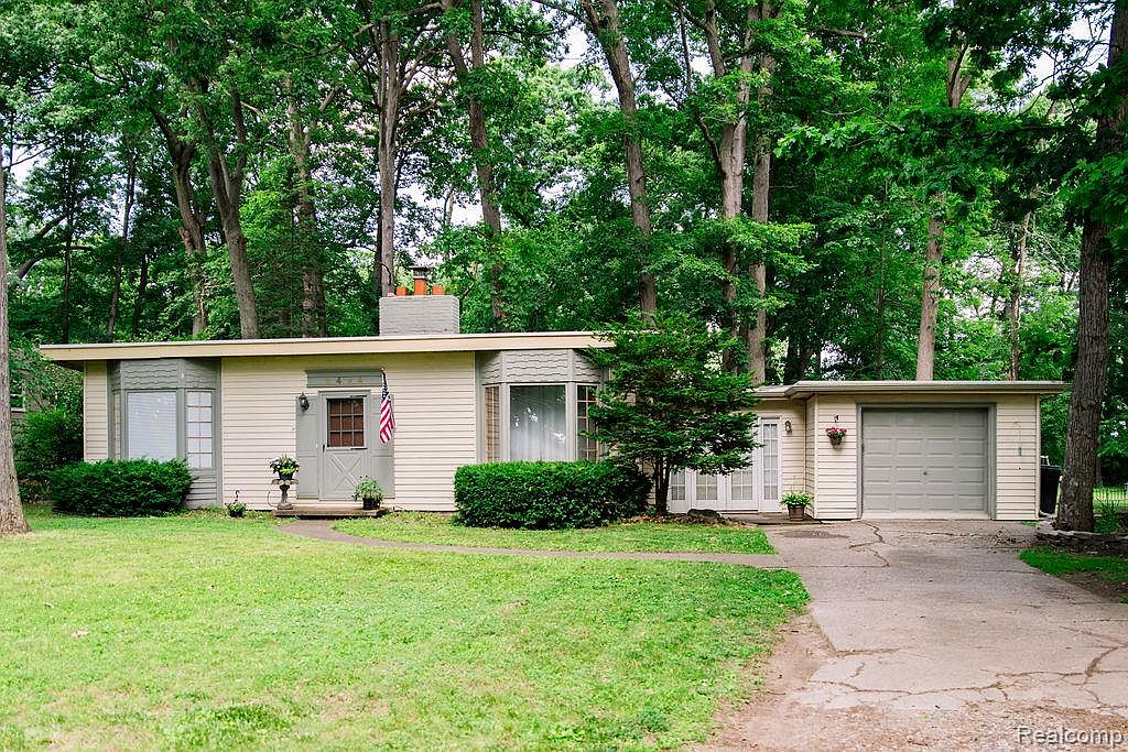 8494 Edgewood Park Dr, Commerce Township, MI 48382 | MLS