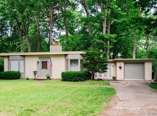 8494 Edgewood Park Dr, Commerce Township, MI