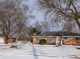 20-24 Jeff Dr, Coraopolis, PA 15108