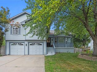 2504 NE Dale Hunter Trl, Lees Summit, MO 64086