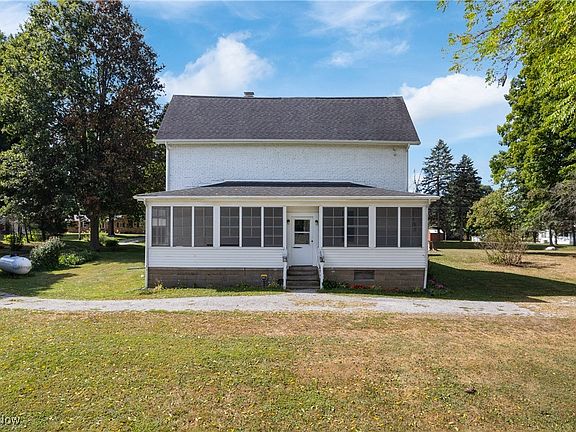 4th image of 3025 Orchardview Dr SE