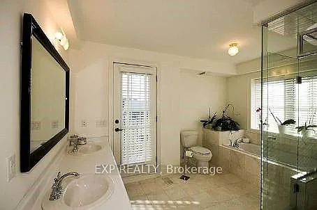 2 A Fairleigh Cres #B — Photo 6