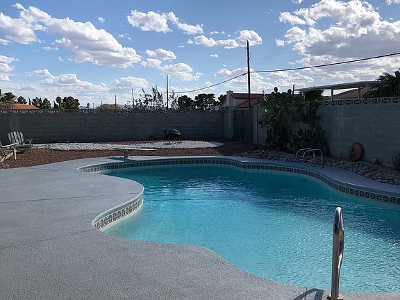 3rd image of 4065 W Mardon Ave
