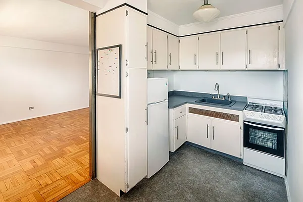 Sold by Rolling Stone Realty LLC | media 3