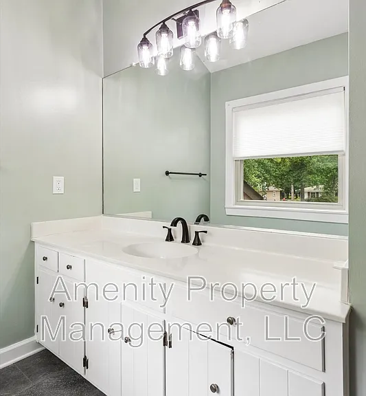 204 Granville Dr — Photo 16