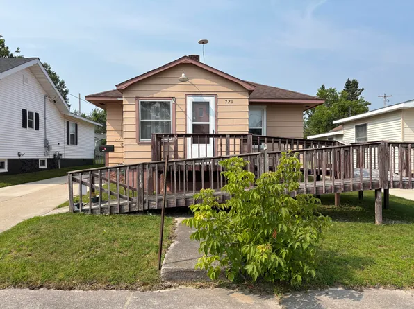 721 S 1st St, Rogers City, MI 49779
