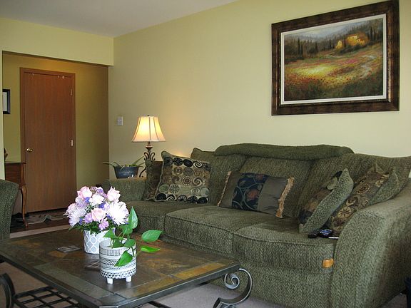 3rd image of 15701 Peggy Ln APT 4