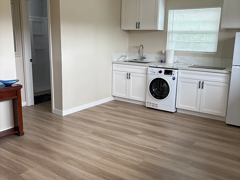 418 Honeysuckle Ln #1-B — Photo 7