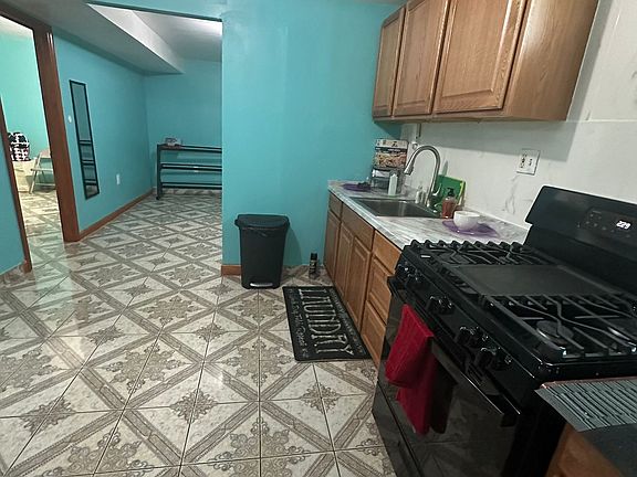 3rd image of 16821 106th Ave