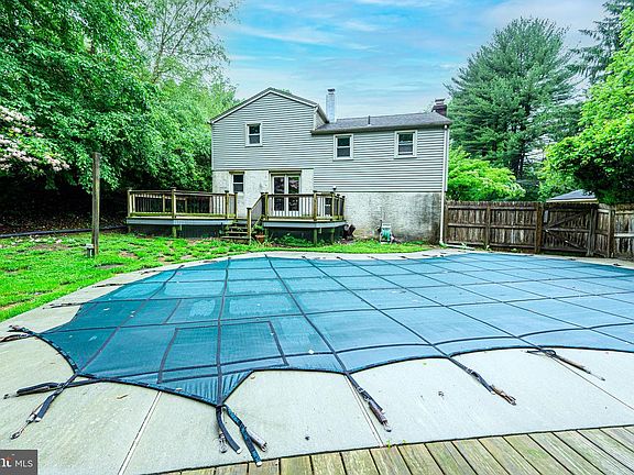 4th image of 1304 Sherwood Dr