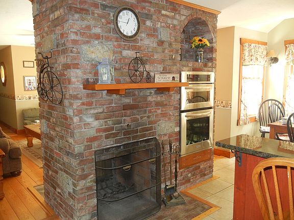 Fireplace w/built ins