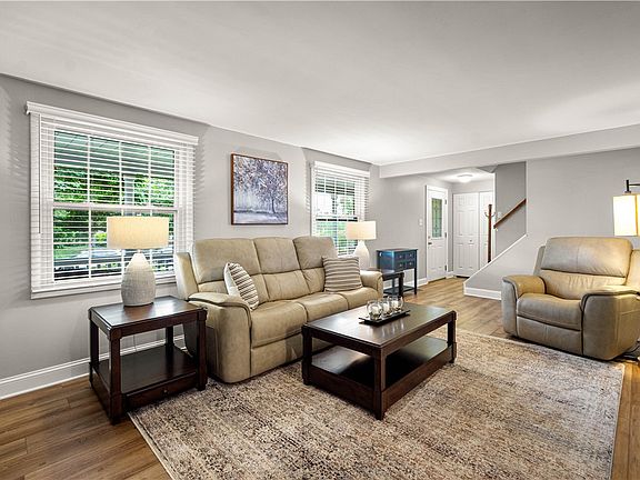 4th image of 1746 Grey Mill Dr