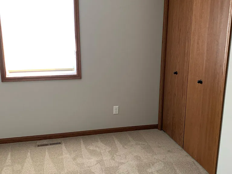 301 Grovebrook Ct — Photo 10