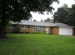 N73W13963 Houston Dr, Menomonee Falls, WI 53051