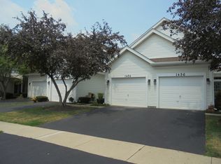 1454 Walnut Hill Ave, St Charles, IL 60174