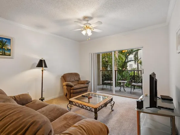 2202 Tuscany Way, Boynton Beach, FL 33435