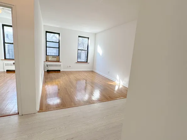 230 East 75th Street image 10 of 11