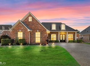 226 Gloucester Dr, Bossier City, LA 71111