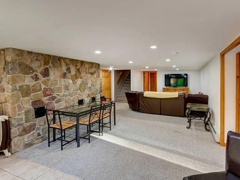 Building's Lounge