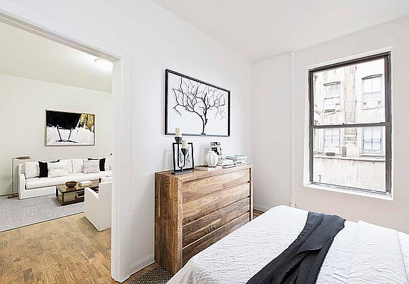 3rd image of 83 Baxter St APT 7C
