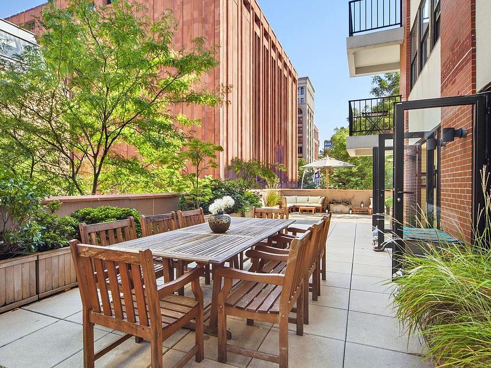 1st image of 552 Laguardia Pl APT 3
