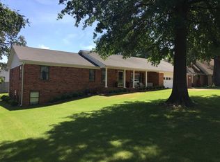 1404 Hillcrest Dr, Jonesboro, AR 72401