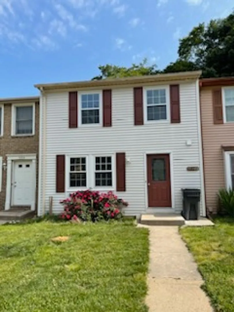 3422 Belfry LN — Photo 2