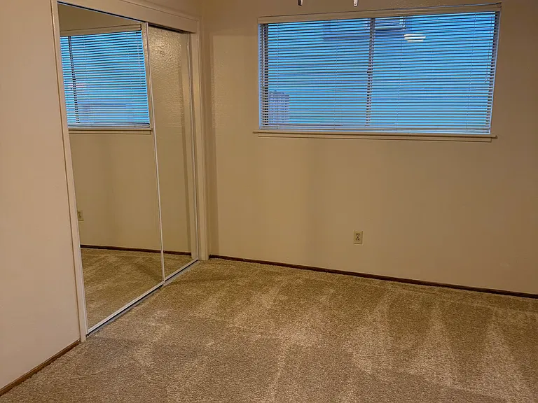 2406 G St — Photo 13