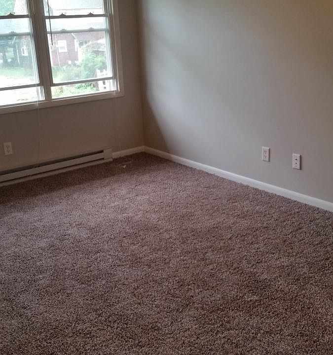 2nd image of 522 S Grand Ave W APT 8