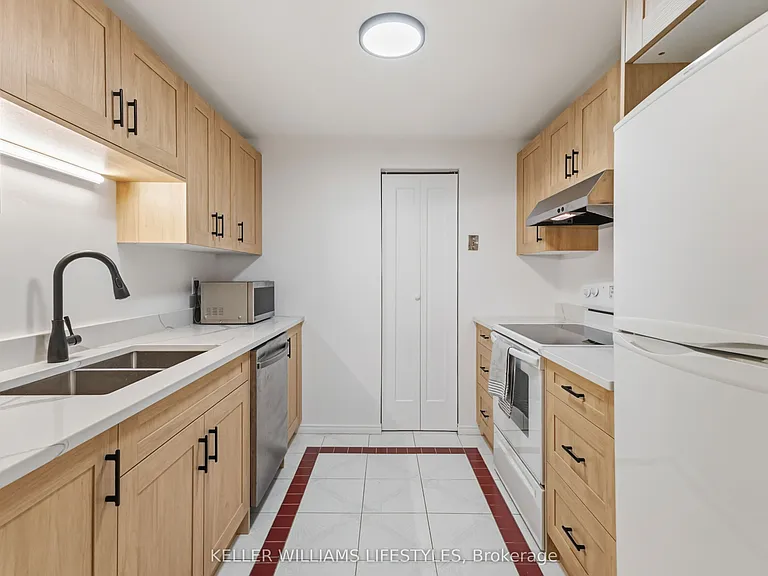 155 Kent St #405 — Photo 17