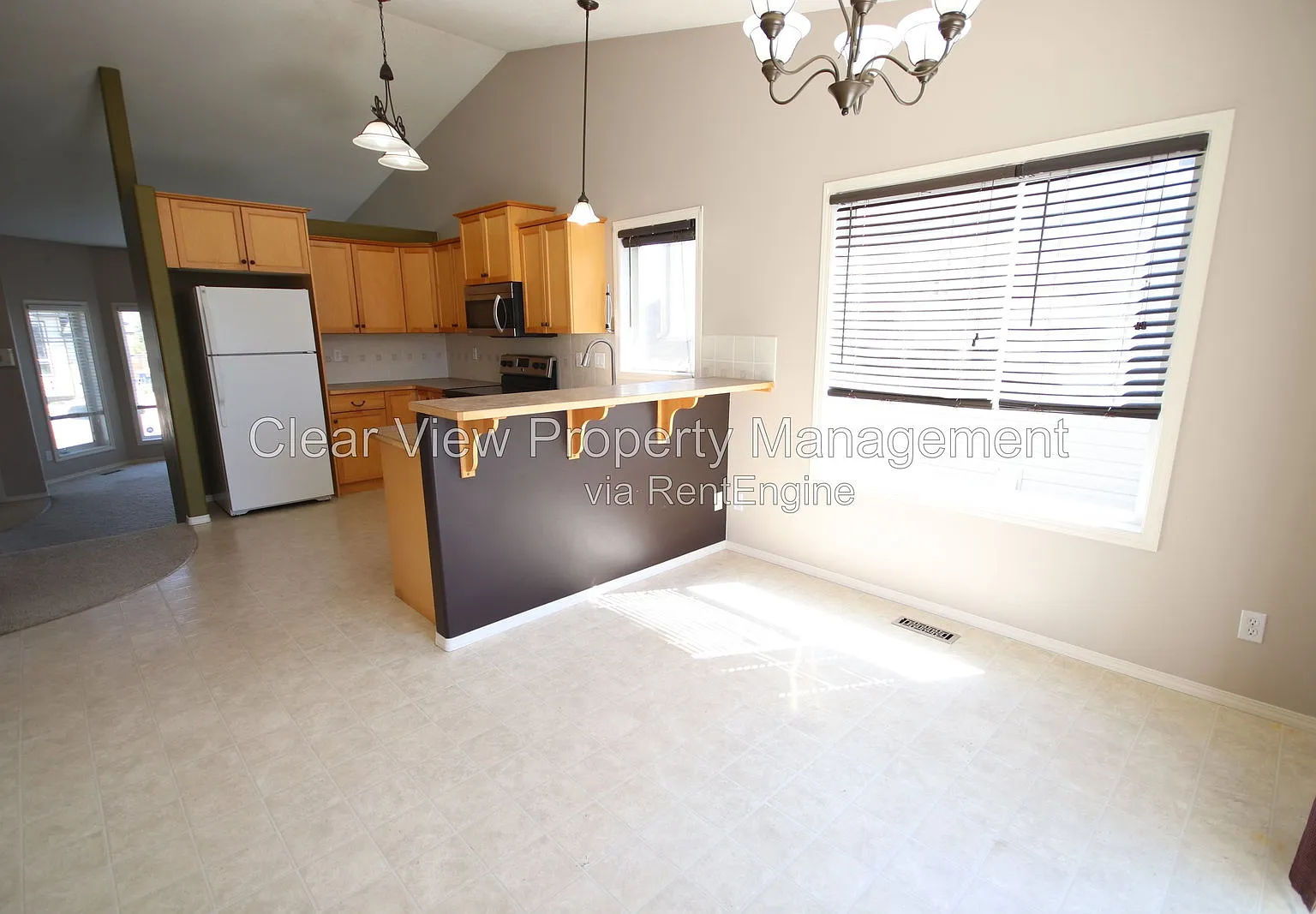 4 bed, 2.0 bath, 1300 sqft, $1,999 — Photo 2