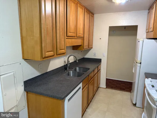 6101 Edsall Rd APT 1007, Alexandria, VA 22304