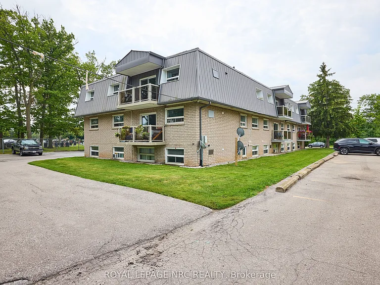 90 Woodlawn Rd #15 — Photo 2