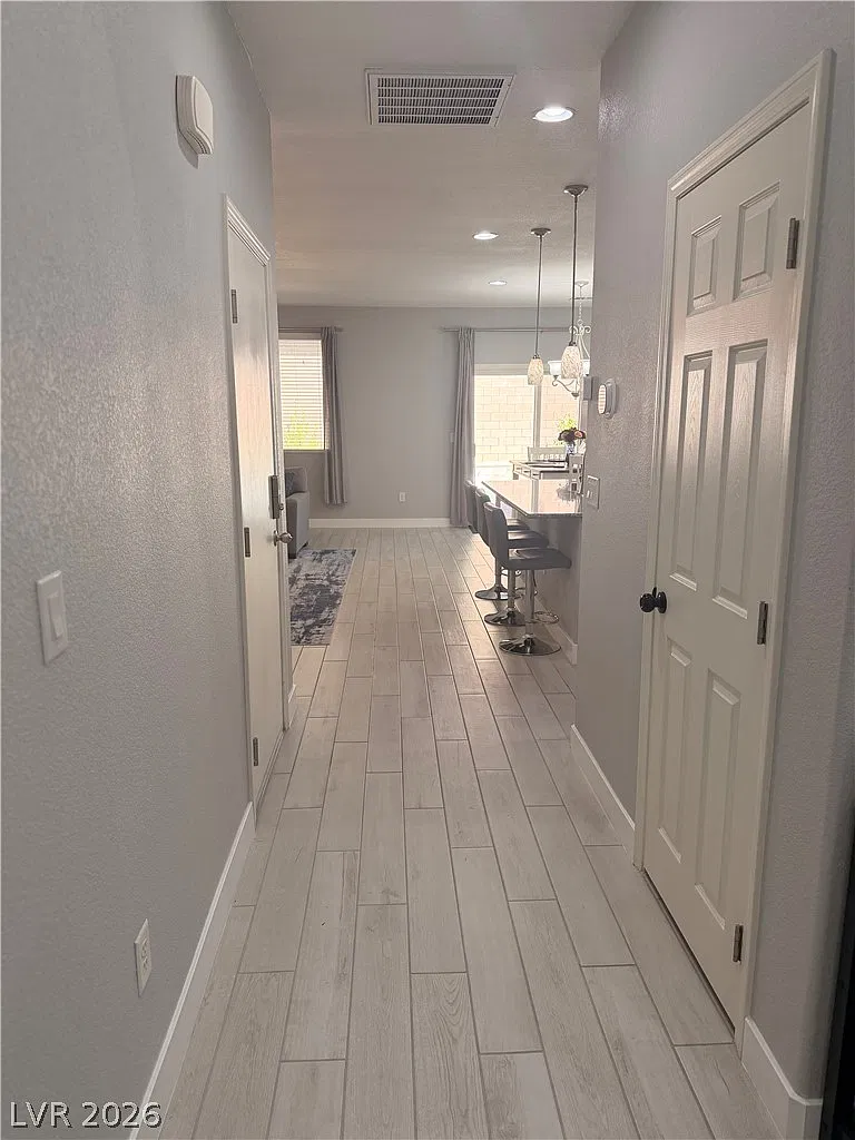 4 bed, 3.0 bath, 1929 sqft, $2,799 — Photo 4