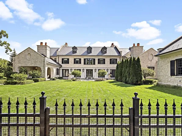 1500 Sunset DRIVE, Elm Grove, WI 53122