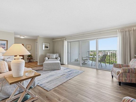 4th image of 3951 Gulf Shore BLVD N #700