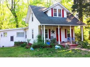 8 Cedar Ln, Clementon, NJ 08021