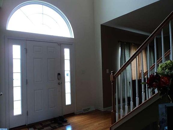 4th image of 46 Stonebridge Dr