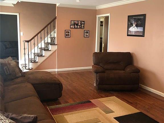 5th image of 138 Crossfield Ave
